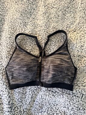 Victoria’s Secret Sport Knockout Racerback Sports Bra 34b